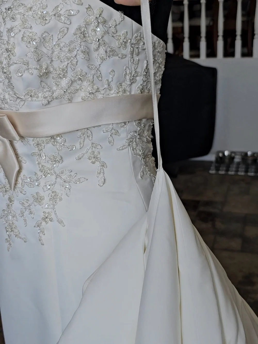 DAVID'S BRIDAL COLLECTION lace wedding dress with beaded metallic lace, size 6 - Picture 16 of 17